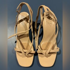 Chic Tan Strappy Patent Heels 7 1/2 Mari A.  NWOB